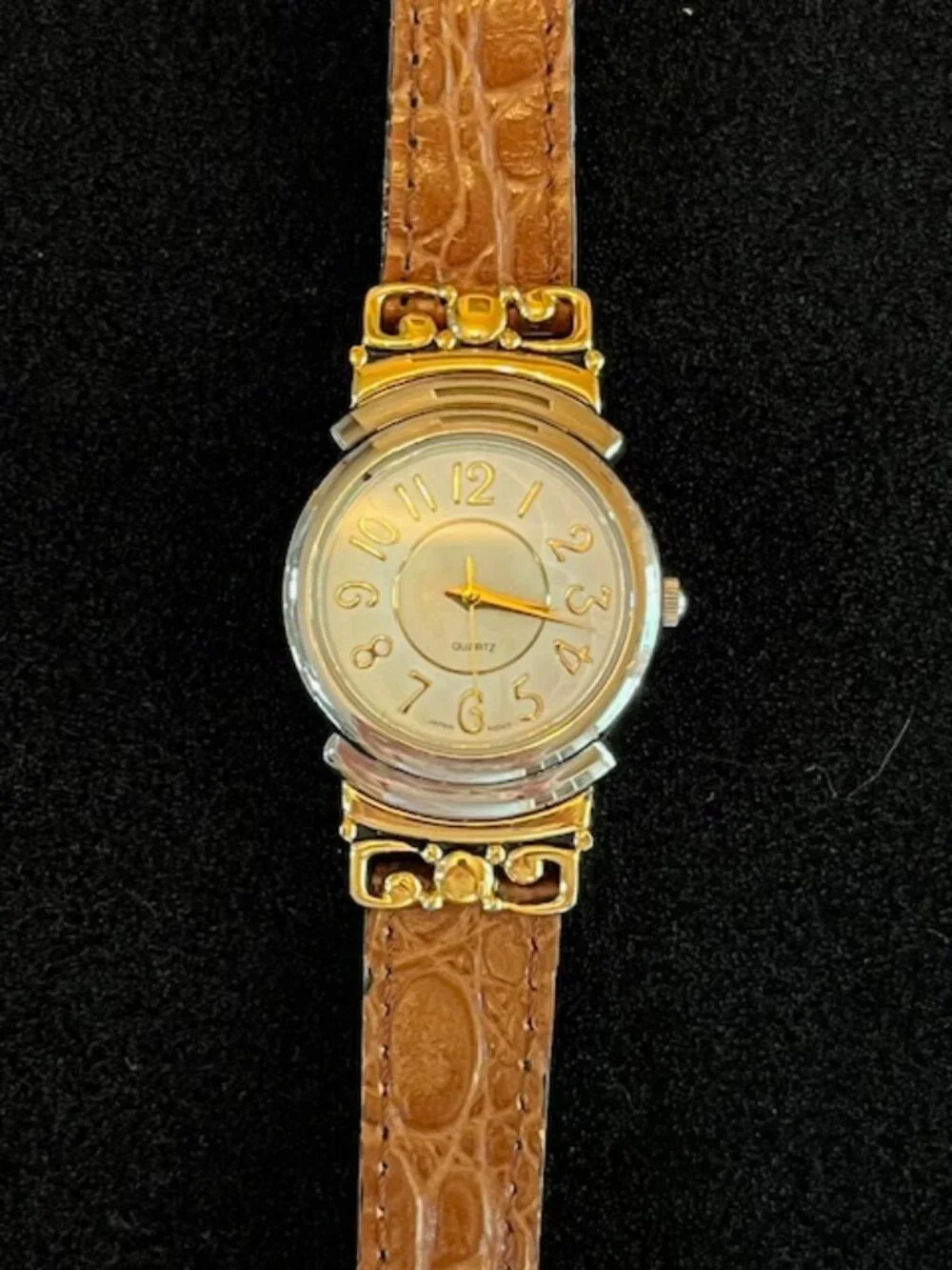 AVON | Two-sided Brown or Black Leather Band Reversible Watch-EUC-NEW Battery